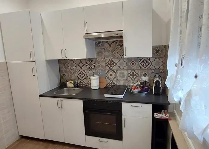 La Porta 8 Bed & Breakfast 3*